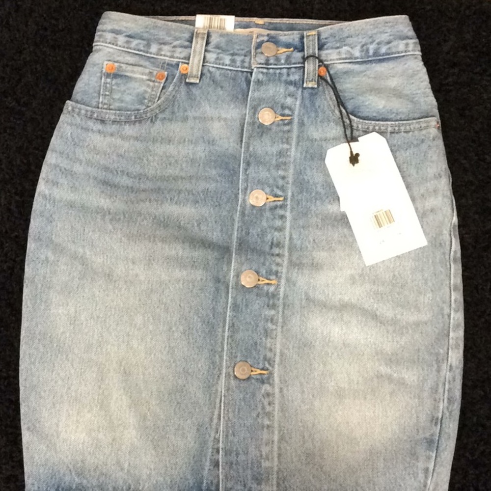Levi’s mom skirt